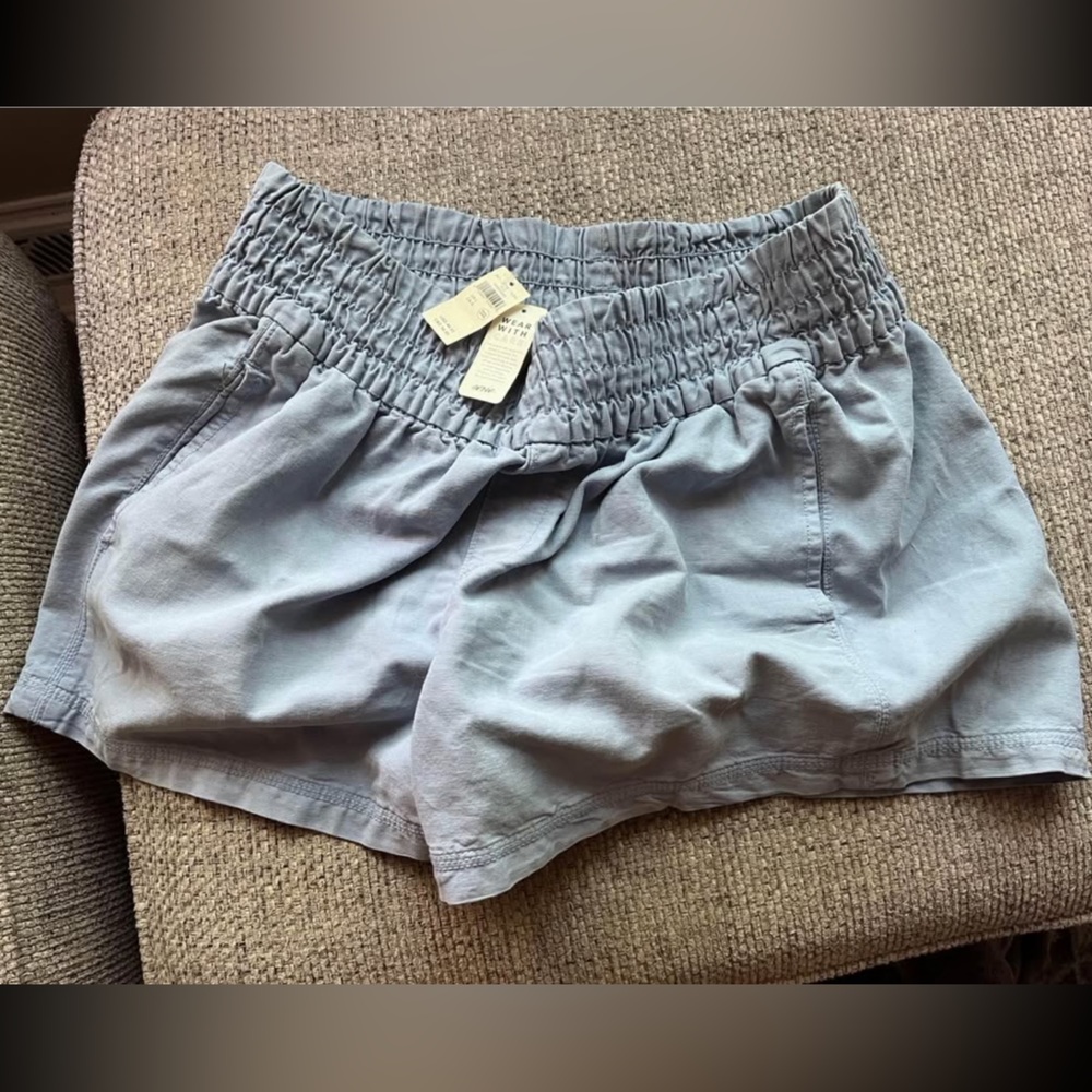 Light Gray Elastic Waist Shorts